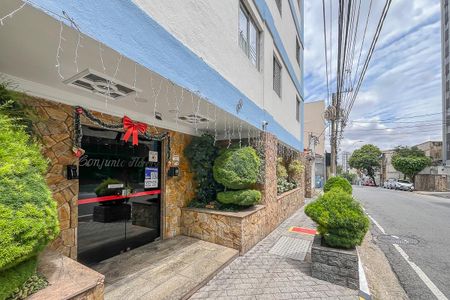 Apartamento à venda com 55m², 2 quartos e 1 vagaFachada + plaquinha