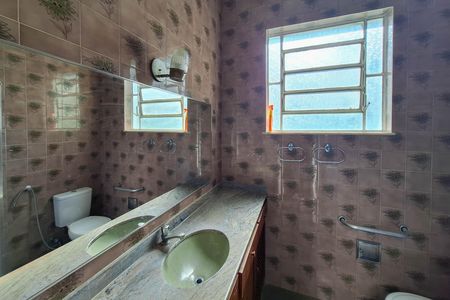 Casa para alugar com 140m², 3 quartos e 3 vagas Casa para alugar com 140m², 3 quartos e 3 vagasBanheiro