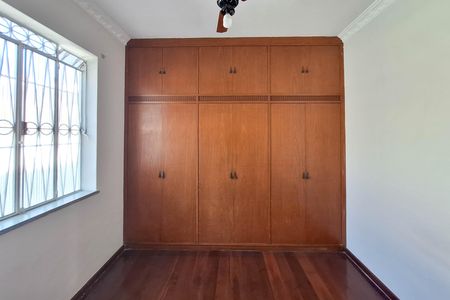 Casa para alugar com 140m², 3 quartos e 3 vagas Casa para alugar com 140m², 3 quartos e 3 vagasQuarto 2