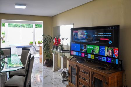 Casa à venda com 185m², 4 quartos e 4 vagas