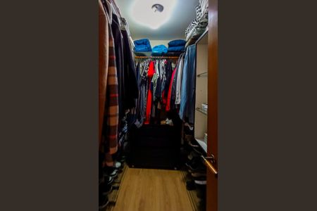 Casa à venda com 185m², 4 quartos e 4 vagas