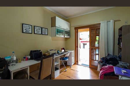 Casa à venda com 185m², 4 quartos e 4 vagas