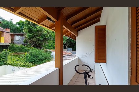 Casa à venda com 185m², 4 quartos e 4 vagas