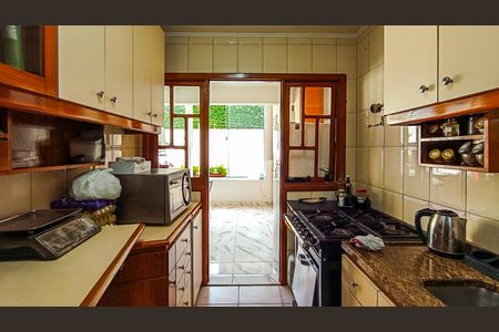 Casa à venda com 185m², 4 quartos e 4 vagas