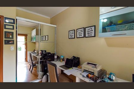 Casa à venda com 185m², 4 quartos e 4 vagas