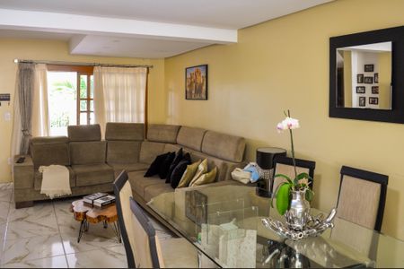 Casa à venda com 4 quartos, 185m² em Espírito Santo, Porto Alegre