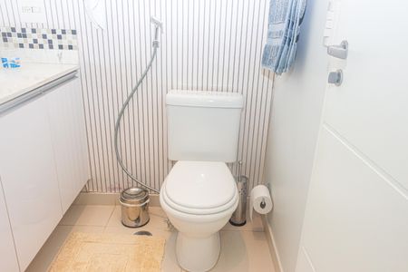 Apartamento à venda com 229m², 4 quartos e 4 vagasBanheiro da Suíte 2