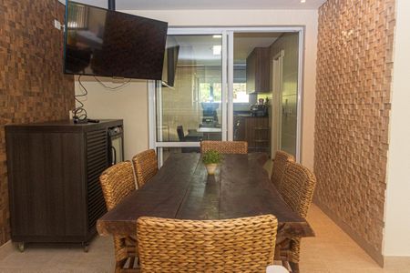 Apartamento à venda com 229m², 4 quartos e 4 vagasVaranda da Sala