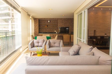 Apartamento à venda com 229m², 4 quartos e 4 vagasVaranda da Sala