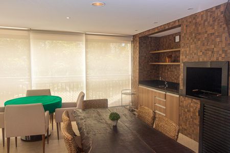 Apartamento à venda com 229m², 4 quartos e 4 vagasVaranda da Sala