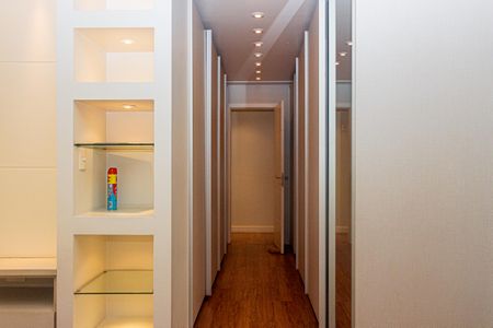Apartamento à venda com 229m², 4 quartos e 4 vagasCloset da Suíte Master