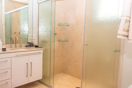 Apartamento à venda com 229m², 4 quartos e 4 vagasBanheiro da Suíte Master