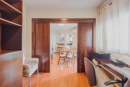 Apartamento à venda com 60m², 2 quartos e 2 vagasEscritório