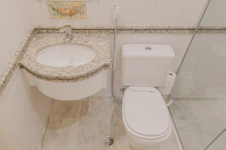 Apartamento à venda com 60m², 2 quartos e 2 vagasBanheiro