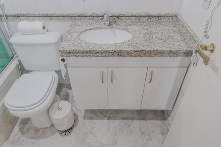 Apartamento à venda com 60m², 2 quartos e 2 vagasBanheiro da Suíte