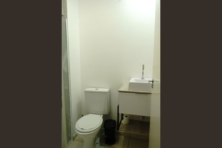 Banheiro de kitnet/studio para alugar com 1 quarto, 35m² em Vila Granada, São Paulo