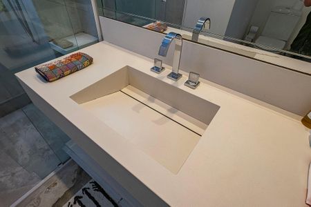 Apartamento à venda com 107m², 2 quartos e 2 vagasSuíte - Banheiro