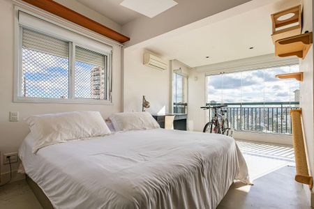 Suíte de apartamento à venda com 2 quartos, 107m² em Pinheiros, São Paulo