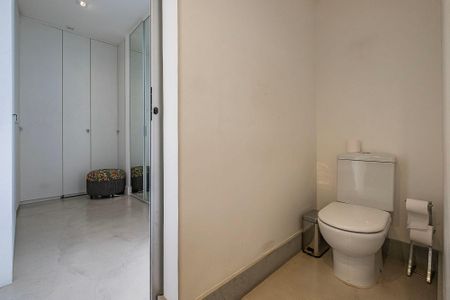 Apartamento à venda com 107m², 2 quartos e 2 vagasSuíte - Banheiro