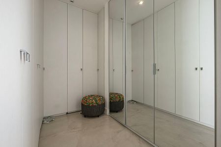 Apartamento à venda com 107m², 2 quartos e 2 vagasSuíte - Closet