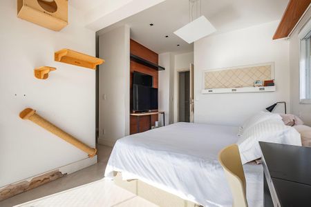 Suíte de apartamento à venda com 2 quartos, 107m² em Pinheiros, São Paulo