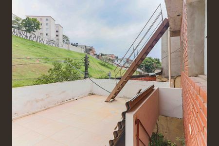 Casa para alugar com 60m², 2 quartos e 1 vagaQuintal