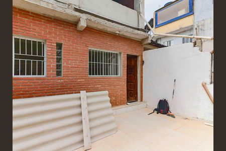 Casa para alugar com 60m², 2 quartos e 1 vagaQuintal