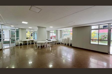 Apartamento para alugar com 130m², 4 quartos e 2 vagasÁrea comum - Salão de festas