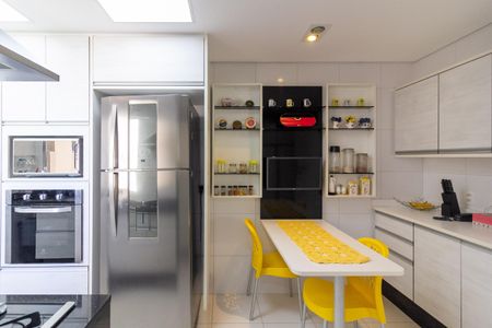 Apartamento para alugar com 98m², 2 quartos e 2 vagasCozinha