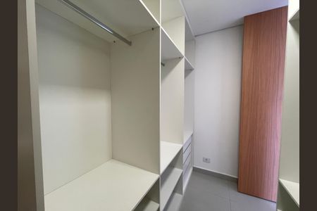 Casa de condomínio para alugar com 153m², 3 quartos e 2 vagasCloset da suíte