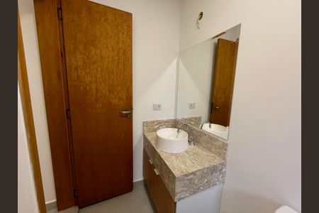 Casa de condomínio para alugar com 153m², 3 quartos e 2 vagasBanheiro da Suíte