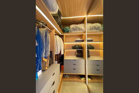 Apartamento à venda com 87m², 2 quartos e 2 vagas Apartamento à venda com 87m², 2 quartos e 2 vagasCloset da suíte