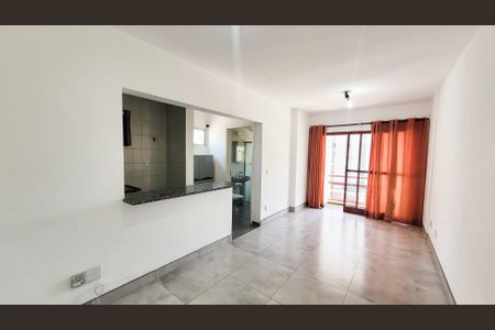 Sala / Quarto de kitnet/studio para alugar com 1 quarto, 49m² em Vila Itapura, Campinas