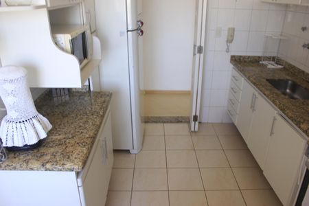 Apartamento à venda com 57m², 2 quartos e 1 vagaCozinha