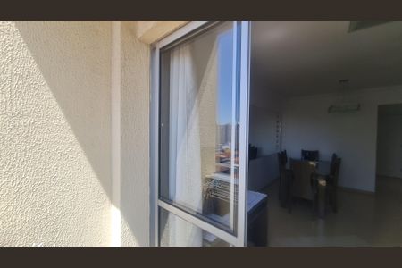 Apartamento à venda com 57m², 2 quartos e 1 vaga Apartamento à venda com 57m², 2 quartos e 1 vagaVaranda