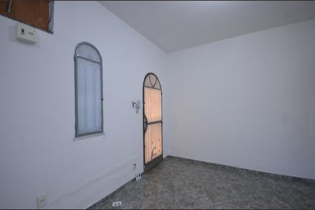 Sala de casa para alugar com 2 quartos, 122m² em Vila Valqueire, Rio de Janeiro