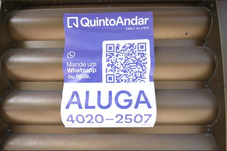 Placa Instalada de casa para alugar com 2 quartos, 122m² em Vila Valqueire, Rio de Janeiro