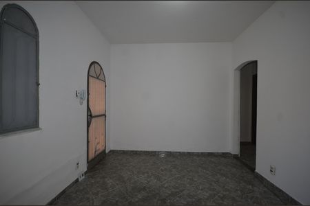 Sala de casa para alugar com 2 quartos, 122m² em Vila Valqueire, Rio de Janeiro