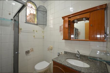 Banheiro de casa para alugar com 2 quartos, 122m² em Vila Valqueire, Rio de Janeiro