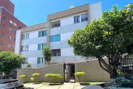 Apartamento para alugar com 70m², 3 quartos e 1 vaga Apartamento para alugar com 70m², 3 quartos e 1 vagaFachada