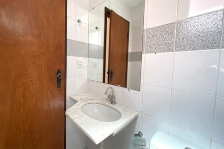 Apartamento para alugar com 70m², 3 quartos e 1 vaga Apartamento para alugar com 70m², 3 quartos e 1 vagaBanheiro da Suíte 1