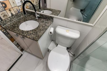 Apartamento à venda com 42m², 2 quartos e 1 vaga Apartamento à venda com 42m², 2 quartos e 1 vagaBanheiro
