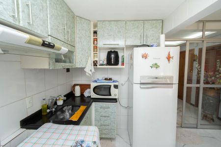 Apartamento à venda com 68m², 3 quartos e 1 vaga Apartamento à venda com 68m², 3 quartos e 1 vagaCozinha e Área de Serviço