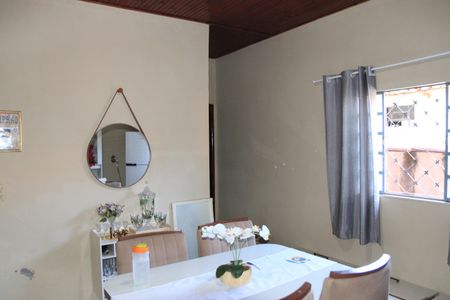 Sala de Jantar de casa para alugar com 2 quartos, 450m² em Setor Candida de Morais, Goiânia