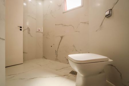 Apartamento à venda com 136m², 3 quartos e 2 vagasBanheiro da Suite