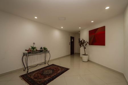 Apartamento à venda com 136m², 3 quartos e 2 vagasHall de entrada