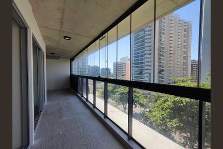 Apartamento à venda com 70m², 2 quartos e 1 vaga Apartamento à venda com 70m², 2 quartos e 1 vagaVaranda