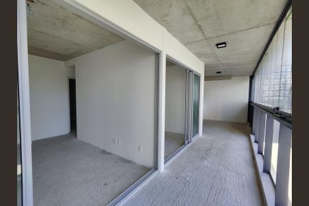 Apartamento à venda com 70m², 2 quartos e 1 vaga Apartamento à venda com 70m², 2 quartos e 1 vagaVaranda