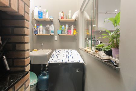 Casa de condomínio à venda com 72m², 2 quartos e 1 vaga Casa de condomínio à venda com 72m², 2 quartos e 1 vagaÁrea de Serviço e Churrasqueira