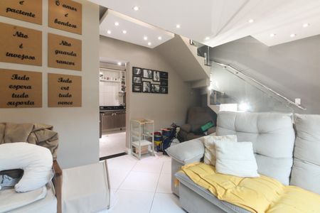 Casa de condomínio à venda com 72m², 2 quartos e 1 vaga Casa de condomínio à venda com 72m², 2 quartos e 1 vagaSala